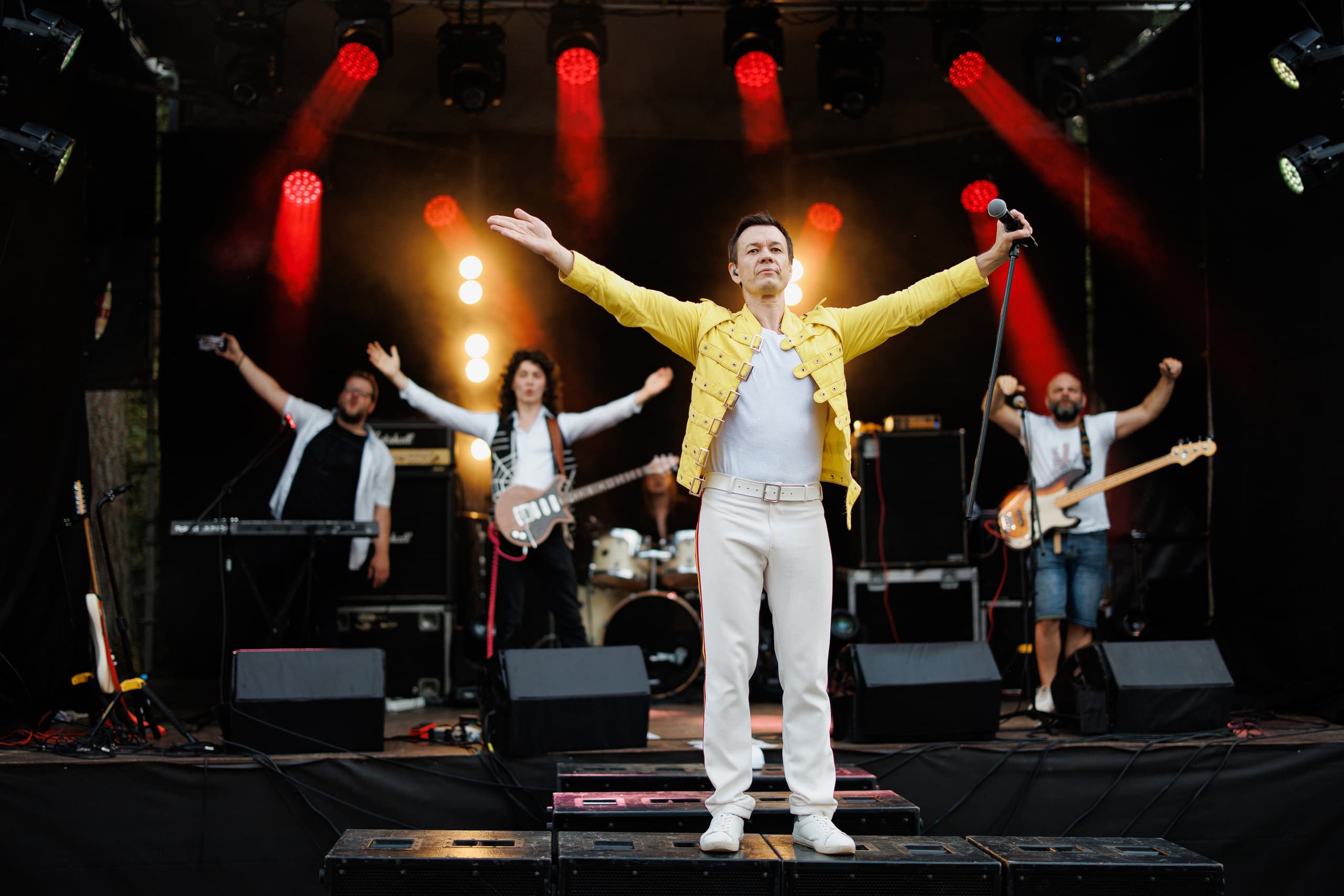 Classic Rock Legends Show. Queen Tribute Night (Rhythm & Blues Cafe)
