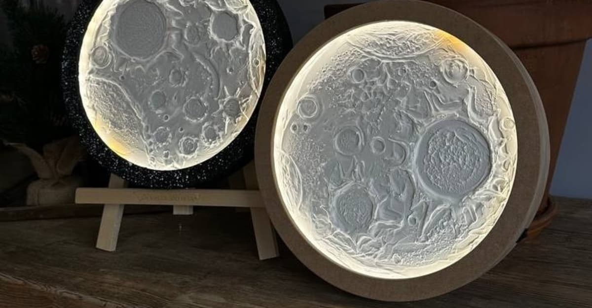 Луна светильник от Artvibes. Рисуем с видом на Исакий (F11)