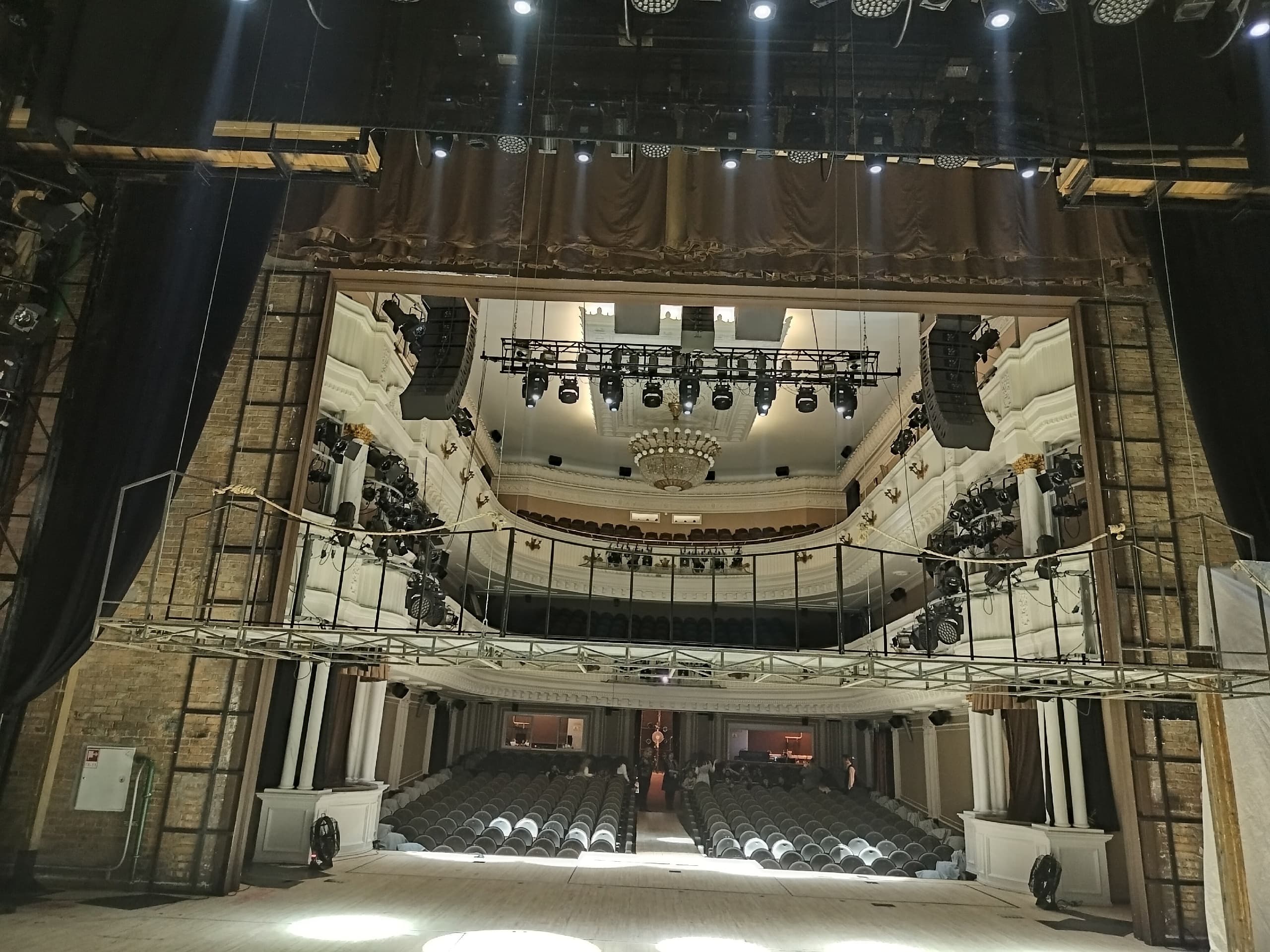 Волшебный мир закулисья (Драматический театр им. Пушкина)