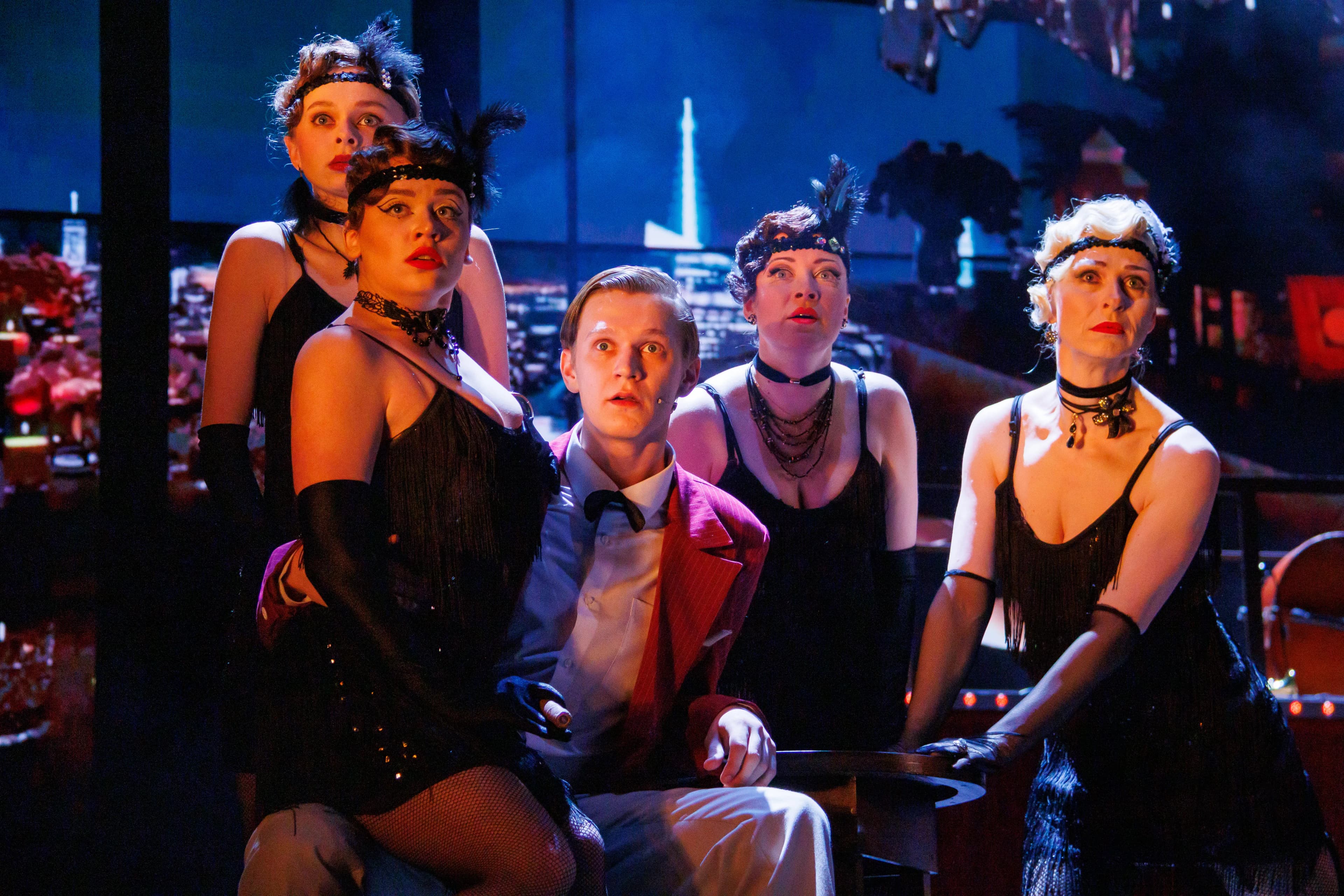 В джазе только девушки (Драматический театр им. Кирова)