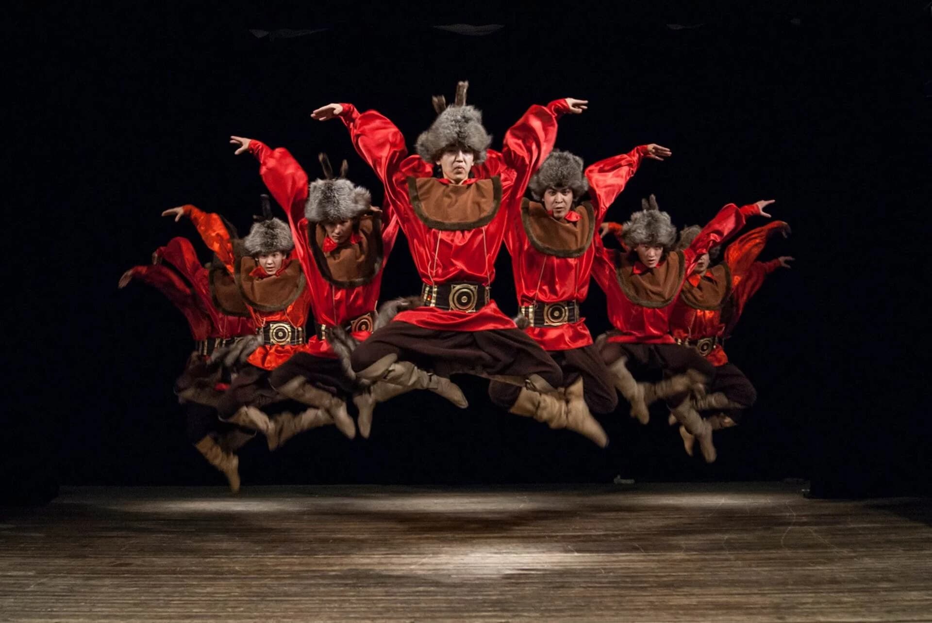 Фольклорный ансамбль «Улгер» и ансамбль хакасского танца «Кун сузы» (Филармония)