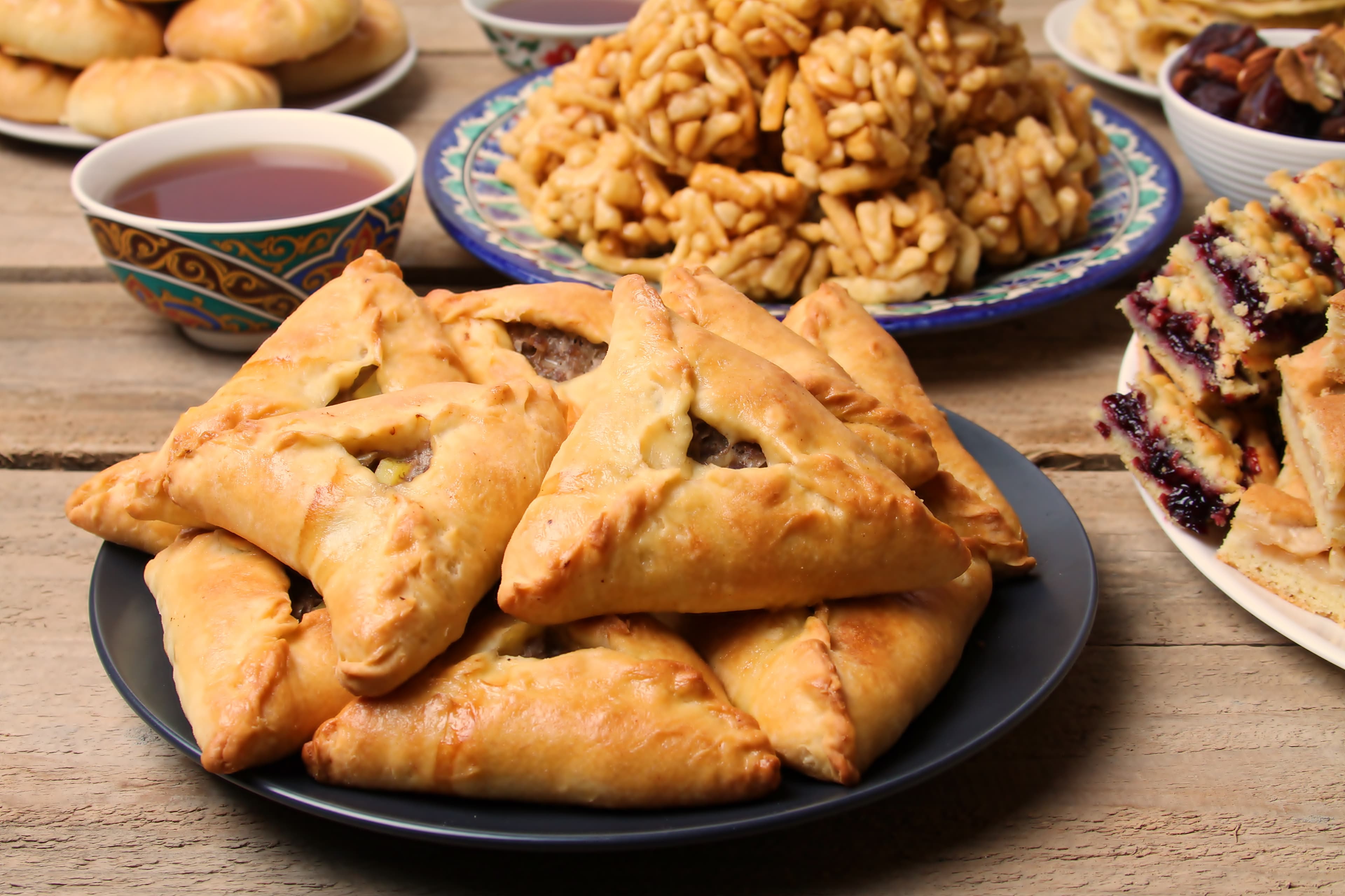 По Казани со вкусом — кулинарные традиции татарской столицы (по казани со вкусом — кулинарные традиции татарской столицы)