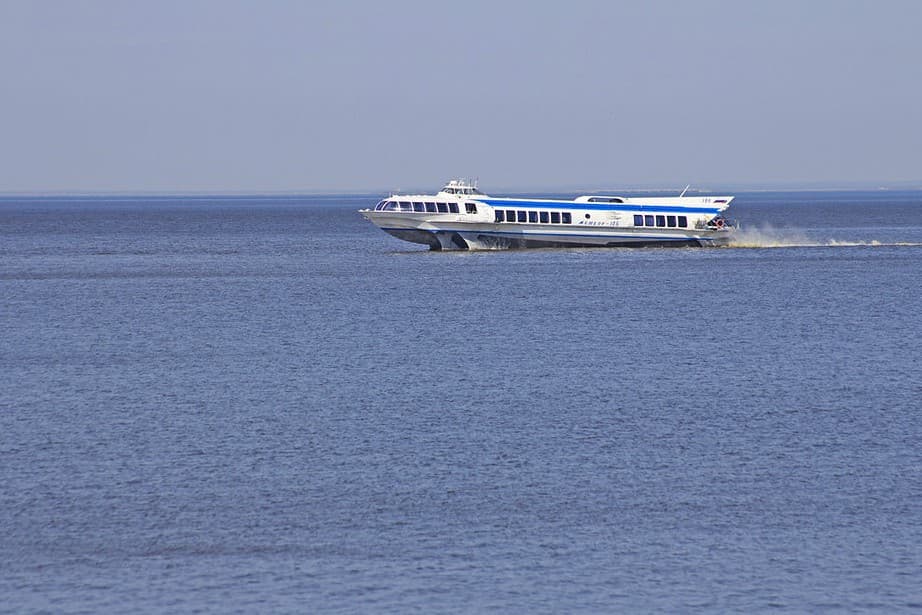 Из Петергофа на «Метеоре» (по субботам и воскресеньям, пристань ГМЗ «Петергоф») (Метеор из Петергофа Сб-вс)