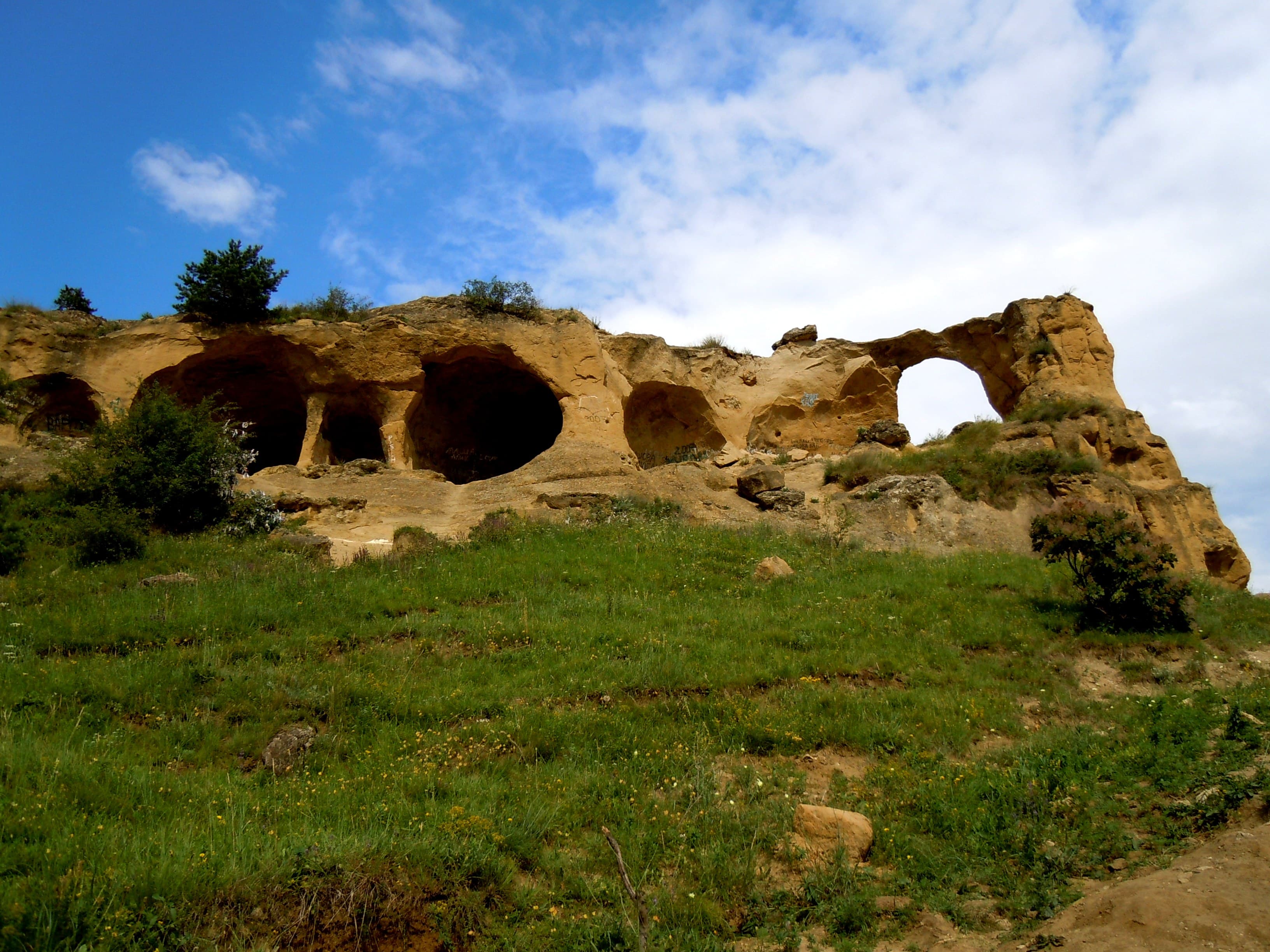 Медовые водопады и гора Кольцо (медовые водопады, аликоновское ущелье и гора кольцо)