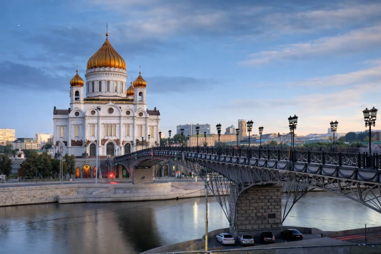 «Девять лиц настоящей Москвы»: обзорная экскурсия по столице («девять лиц настоящей москвы» — 5-часовая обзорная экскурсия по столице)