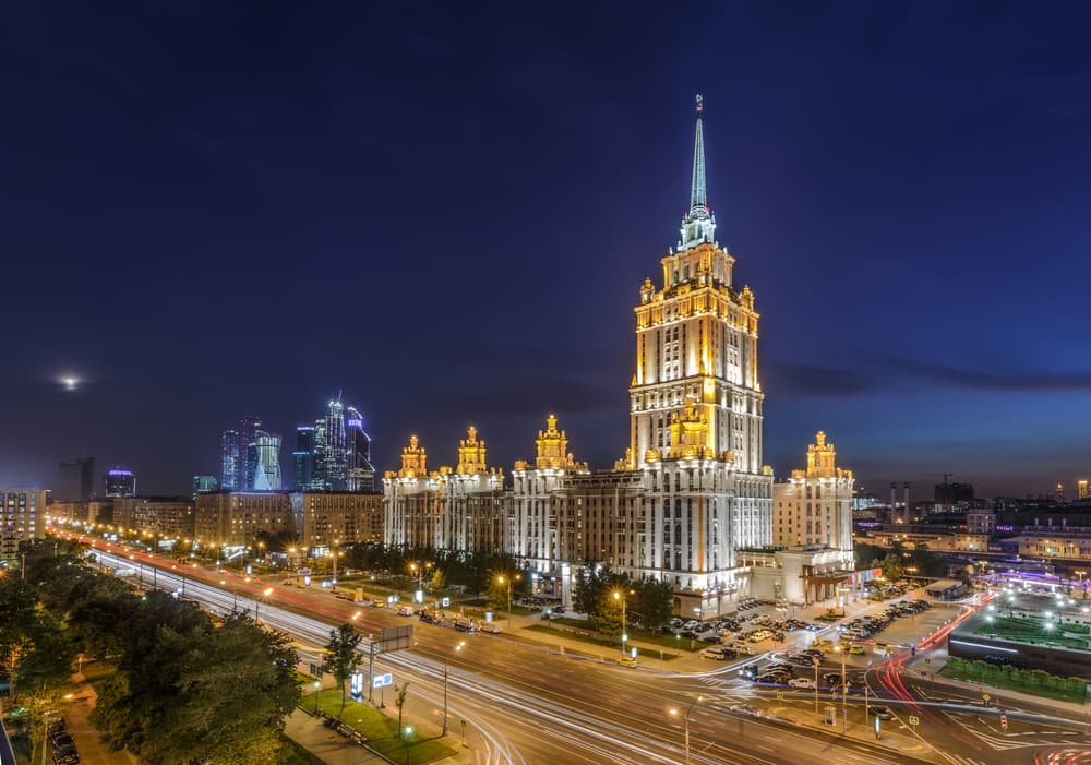 Москва после полуночи: эксклюзивная ночная прогулка на микроавтобусе (Москва после полуночи: эксклюзивная ночная экскурсия на микроавтобусе)