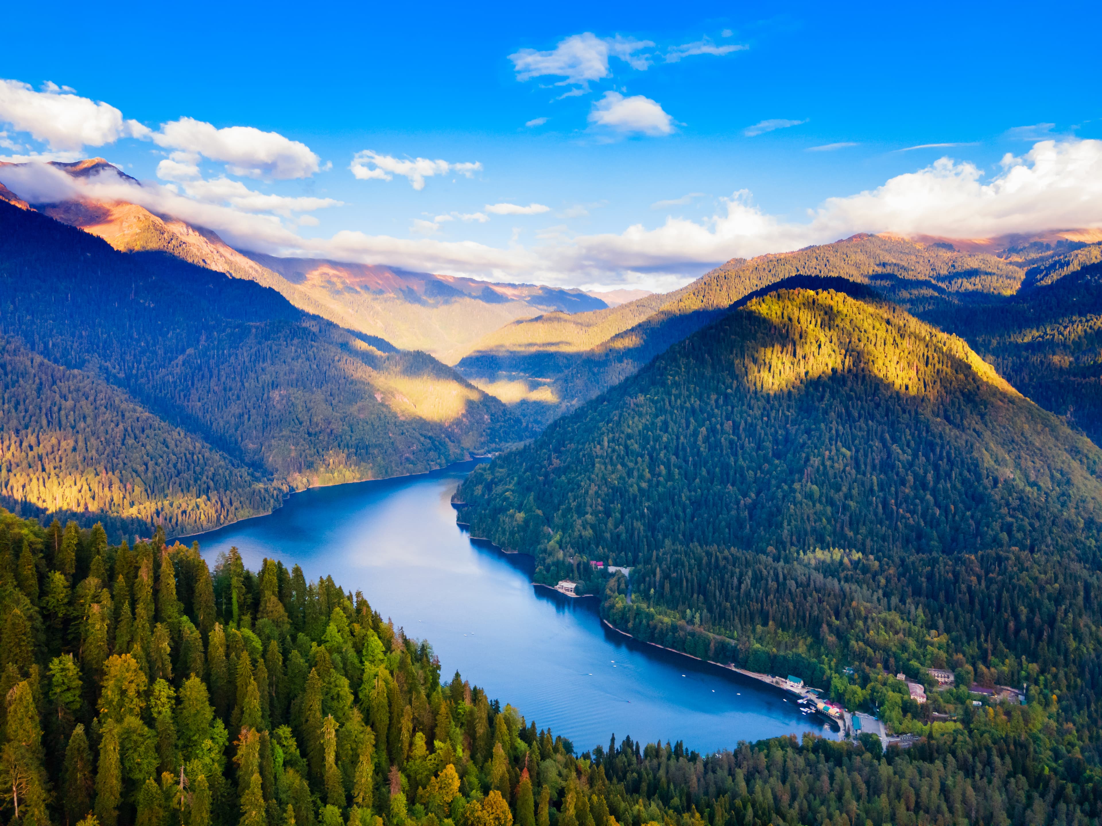 Джип-тур:"Зимняя сказка на озере Рица и Мандариновый сад" (из Сочи) (Джип-тур:"Красавица Рица и Гегский водопад" (из Сочи))