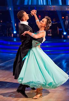 Танцуем вальс выпускников. Мастер-класс