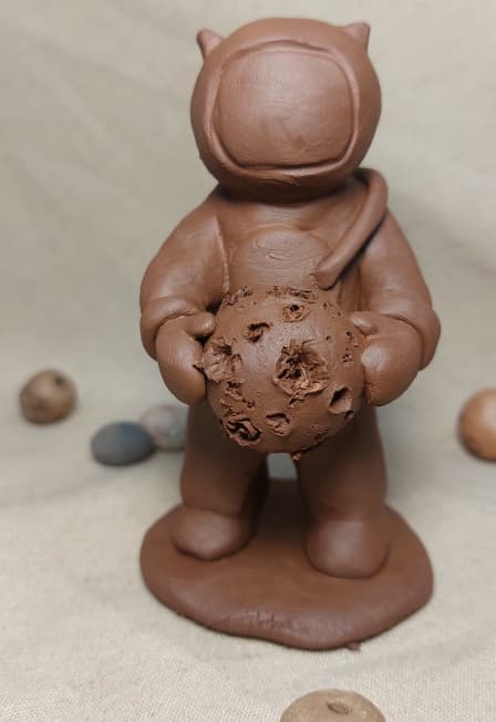 Мастер-класс по лепке из глины Космонавт