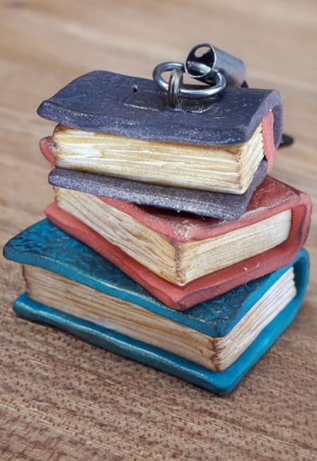 Брелок "Мудрые книги" Мастер-класс по лепке из полимерной глины
