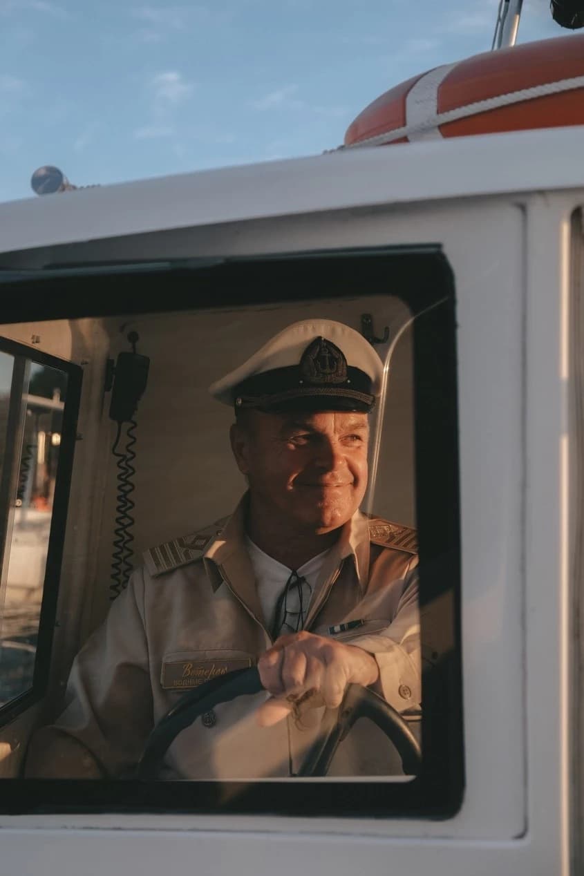 Водная экскурсия с капитаном: история Астрахани с Волги