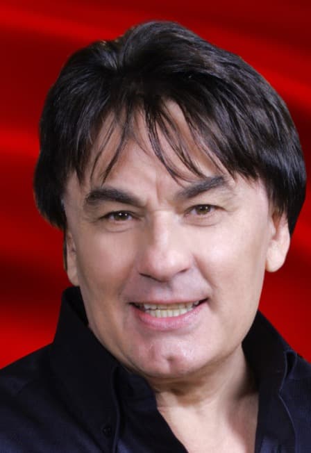 Александр Серов