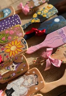 Роспись деревянных расчесок: Мастер-класс