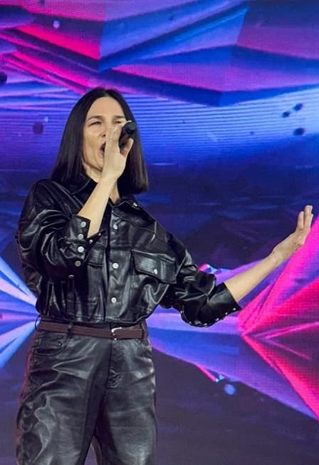 Анна Саламандра: Отодвинуть темноту