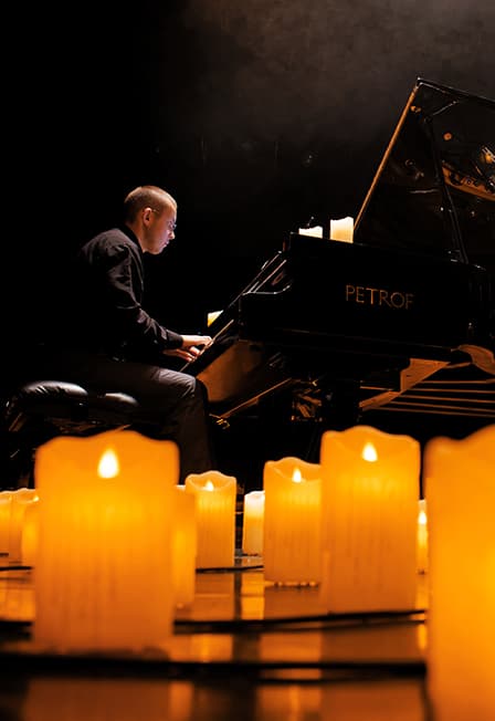 "ЛЮДОВИКО ЭЙНАУДИ: Неоклассика при свечах".