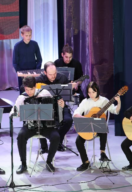 Музыка на шести струнах