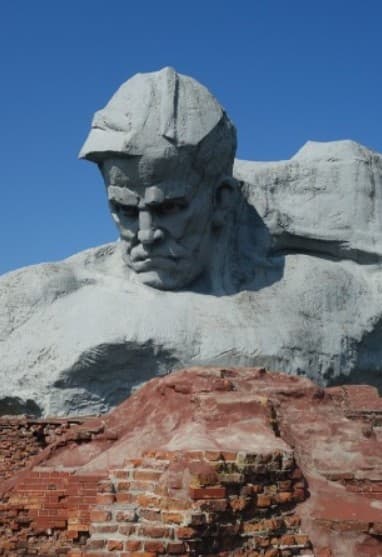 Когда и один в поле воин. Час мужества