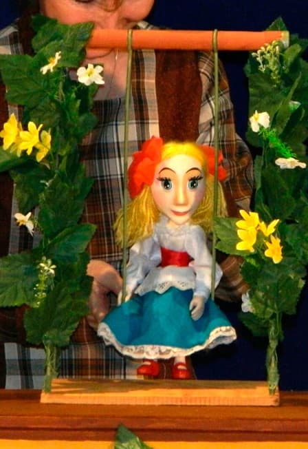 Дюймовочка