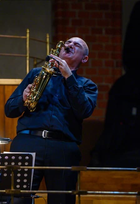 Под волшебный саксофон