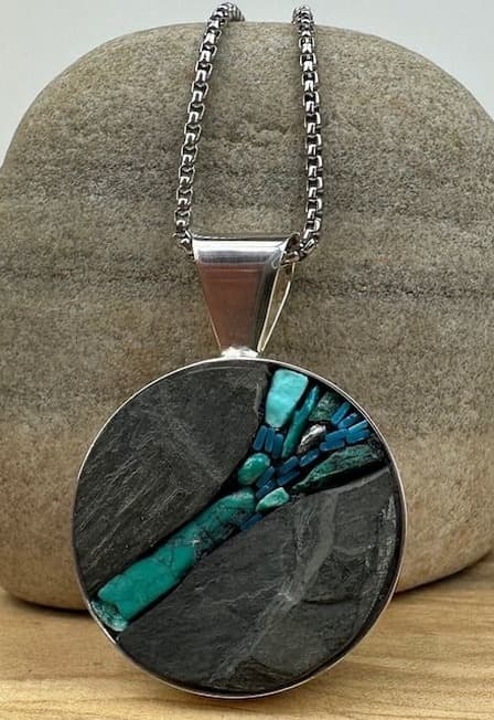 Украшение в технике мозаики из натуральных камней. Мастер-класс