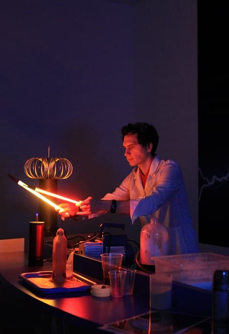 Лаборатория космических наук. Научное шоу