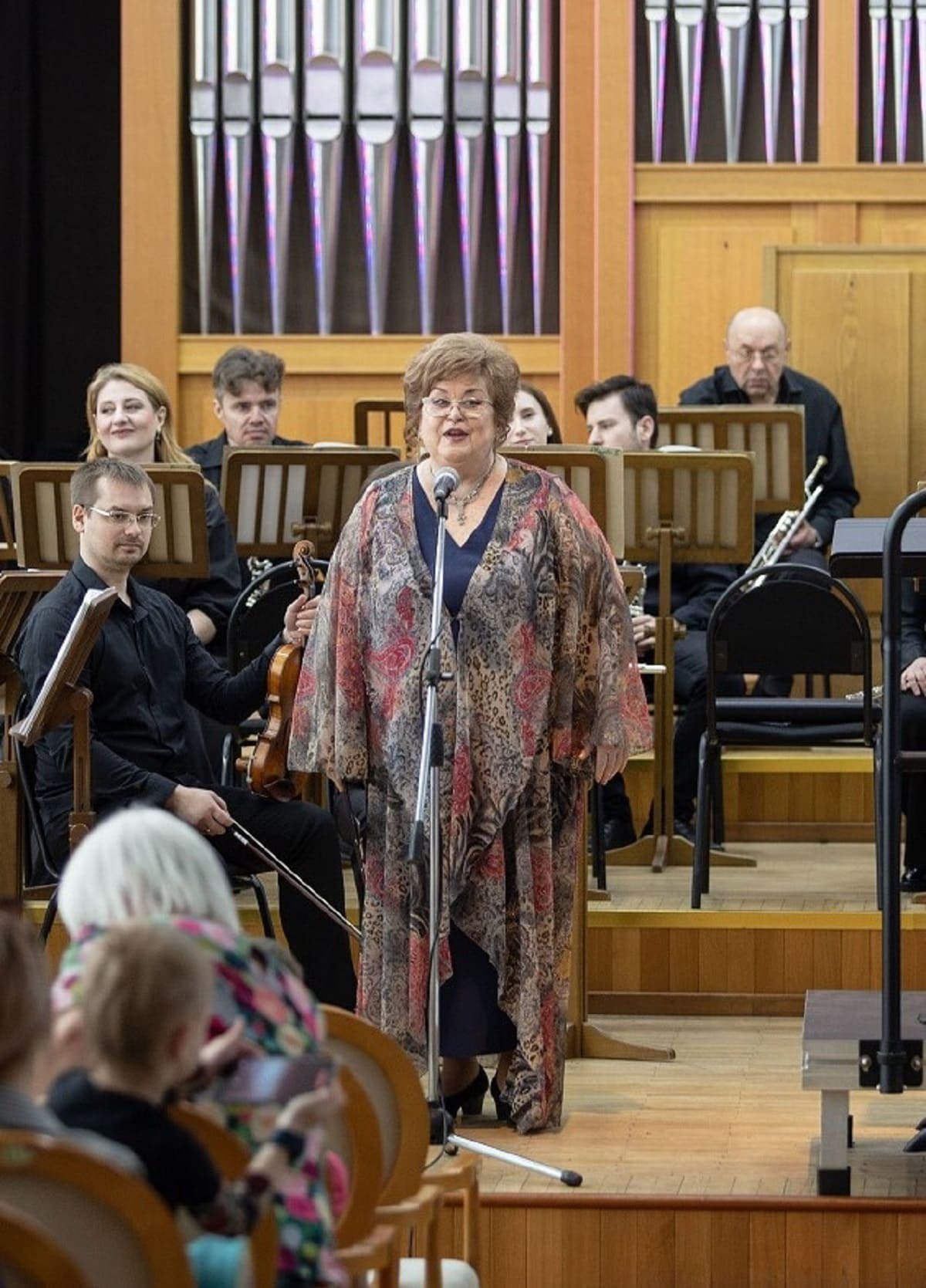 Оркестр играет "На Бис!"