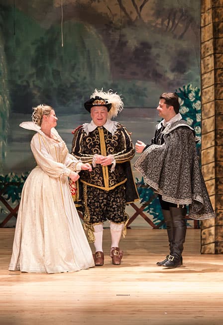 Собака на сене (Евпатория)