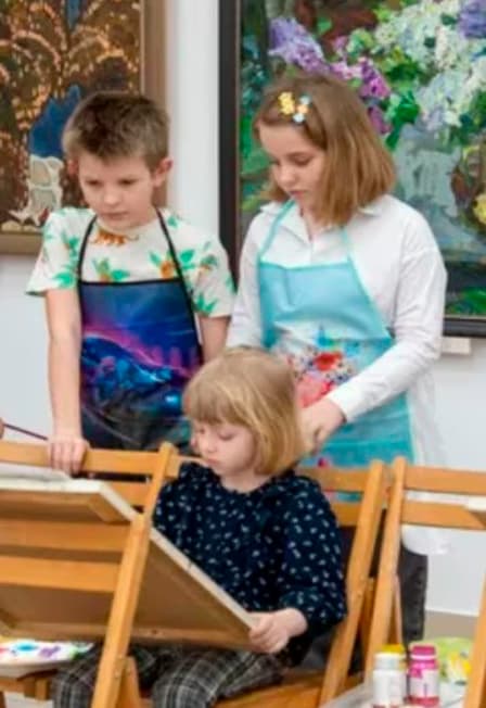 Групповые мастер-классы по живописи "Творческая мастерская для всей семьи"