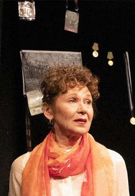 Синее небо, а в нём облака