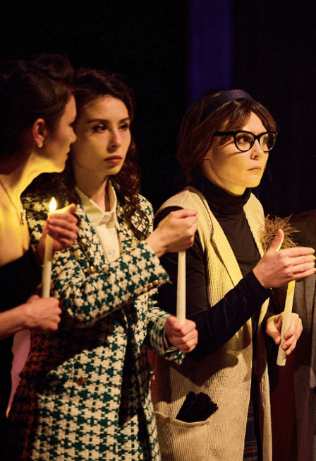 Восемь женщин