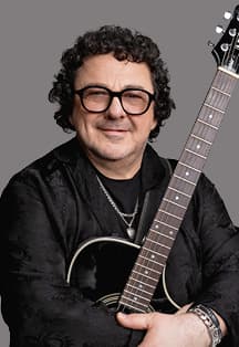 Игорь Саруханов