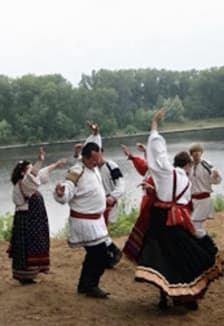 Вниз по матушке по Волге