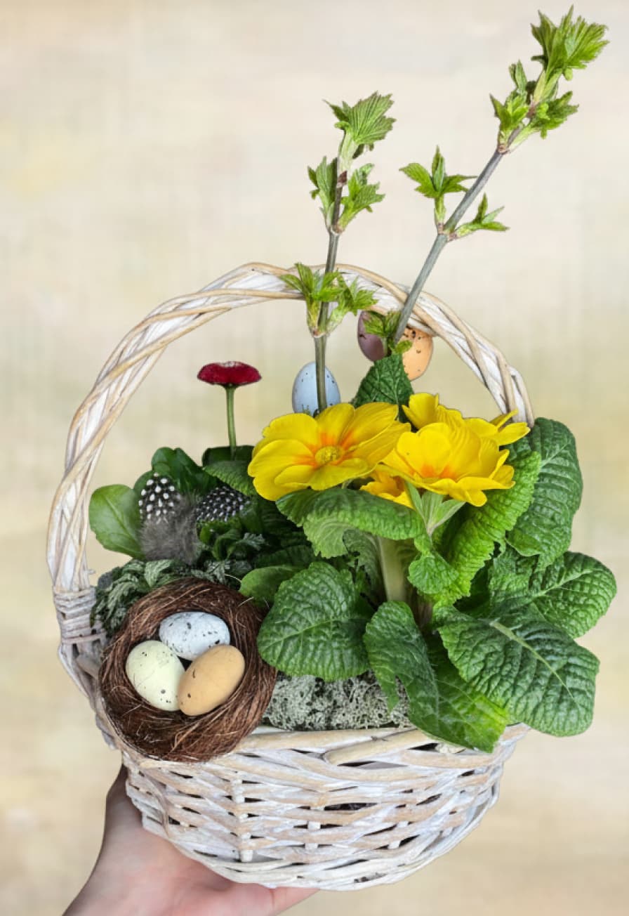 Мастер-класс «Пасхальная композиция из живых цветов»