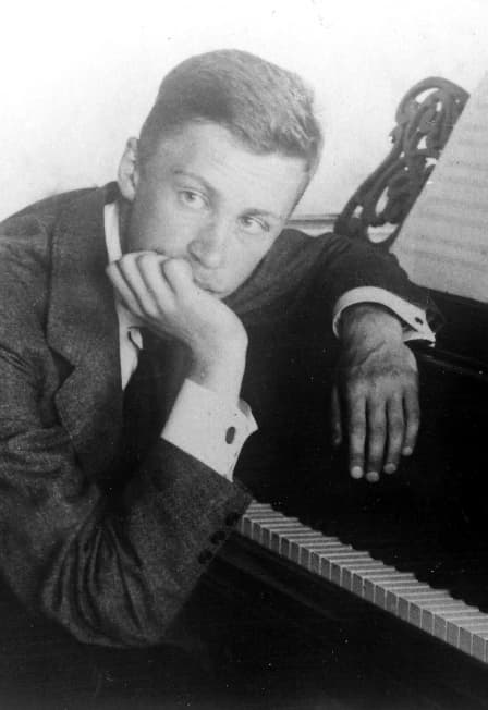 Цикл «Прокофьев и …!» Концерт в день рождения композитора. «Приношение Сергею Прокофьеву»