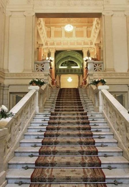 Экскурсия в роскошный особняк Н. Д. Стахеева