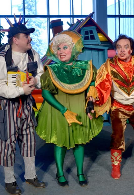 Теремок (на сцене ДМТЮА)