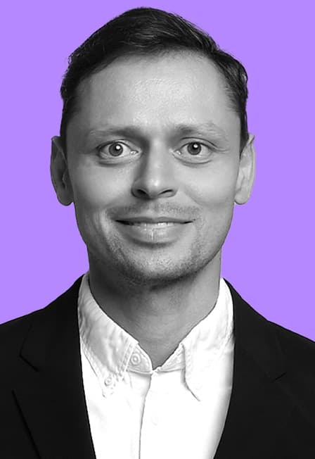 Виктор Комаров