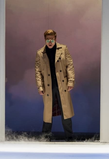 Отель двух миров