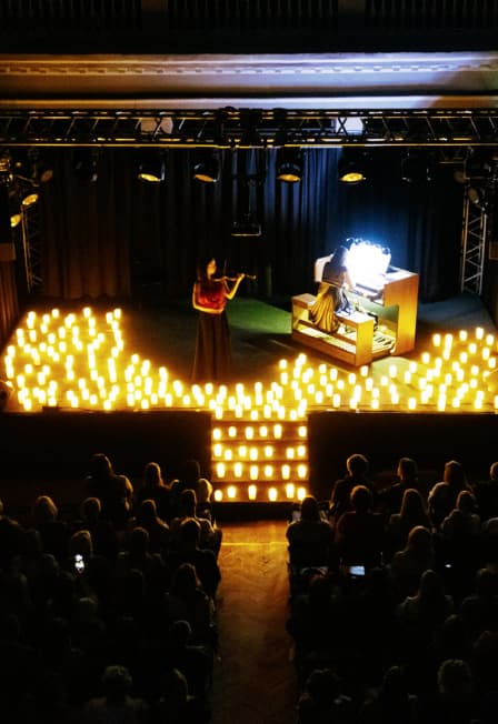 Орган при свечах