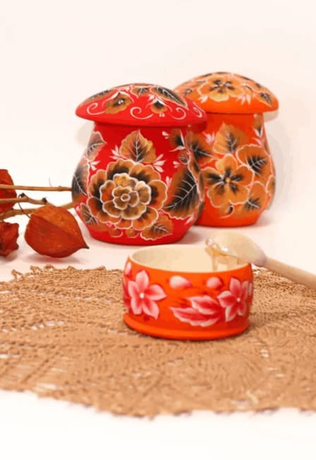 Живые узоры: 15 лет Лукояновской росписи. Выставка