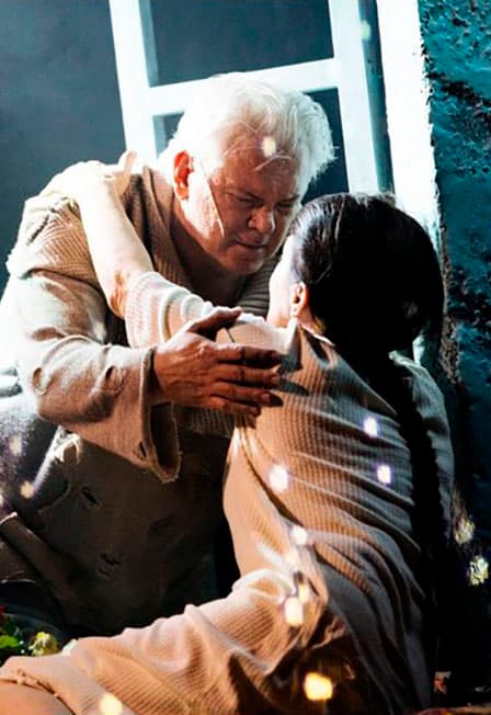 С неба упали три яблока