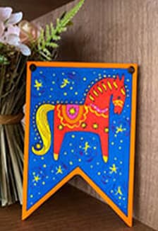 Огненная лошадка. Музейное занятие по росписи деревянного флажка