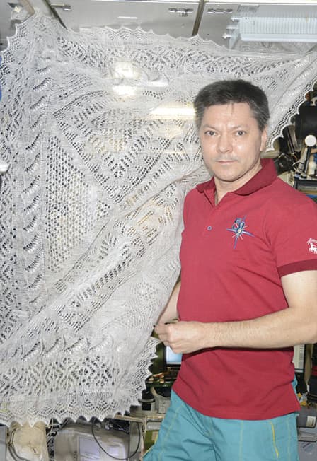 Оренбургский пуховый платок в космосе. Музейное занятие