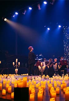 Ханс Циммер и Людовико Эйнауди: двойной концерт в сиянии тысячи свечей