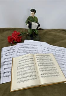 Песня в граните. Музыкальная гостиная