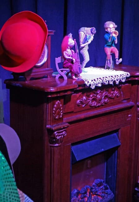 Все бегут, летят и скачут