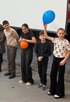 Приключения всей семьей: Игровая программа