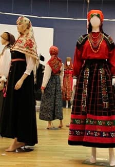 Душа народа в узоре: Выставка национальных костюмов