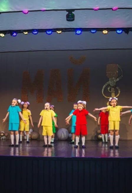 Отчетный концерт театра песни и танца "Май"