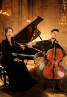 Музыка блаженства при свечах - японская пианистка Марико Ёкота и Владимир Киносита (виолончель)